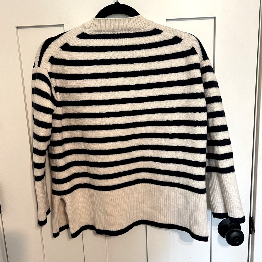 Aritzia Babaton Striped Navy Crew Neck 100% Merino Wool Sweater Size 2XS - Picture 2 of 5